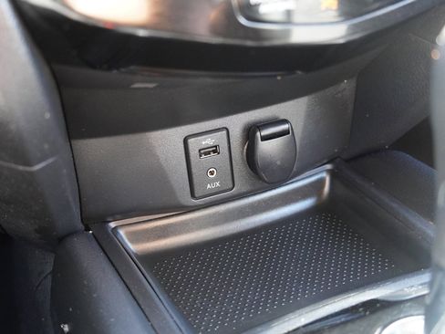 Used 2016 Nissan Rogue S w/ Appearance Package image 36