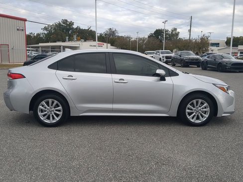 Used 2024 Toyota Corolla LE w/ LE Convenience Package image 12