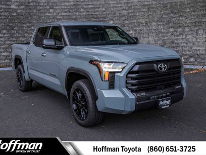 New 2026 Toyota Tundra SR5 w/ SR5 Premium Package