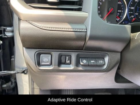 Used 2022 GMC Acadia Denali w/ Denali Ultimate Package AWD/4WD image 9