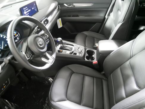 New 2025 MAZDA CX-5 AWD 2.5 S w/ Premium Plus Pkg image 4
