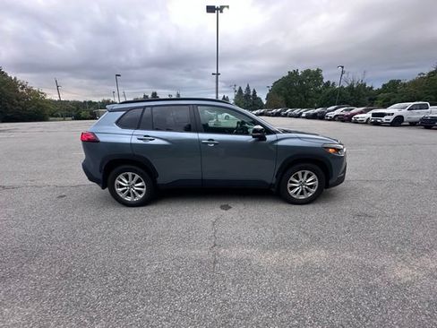 Used 2025 Toyota Corolla Cross LE w/ Moonroof Package AWD/4WD image 2