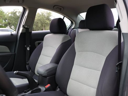 Used 2015 Chevrolet Cruze L FWD image 6