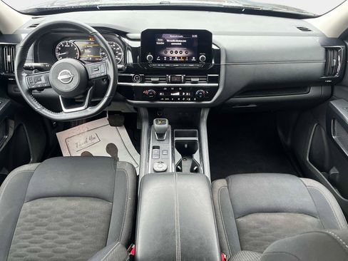 Certified 2023 Nissan Pathfinder SV image 16