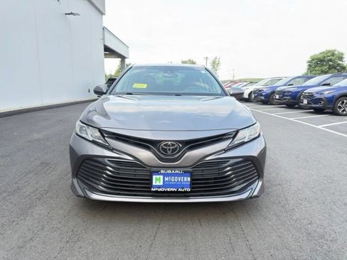 Used 2018 Toyota Camry LE FWD image 2