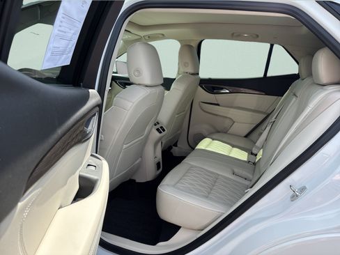 Used 2021 Buick Envision Avenir w/ Technology Package II AWD/4WD image 18