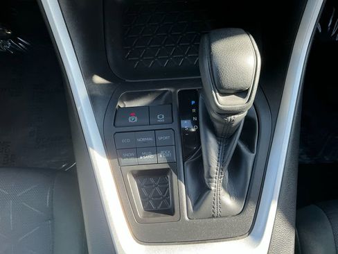 Used 2024 Toyota RAV4 XLE image 18