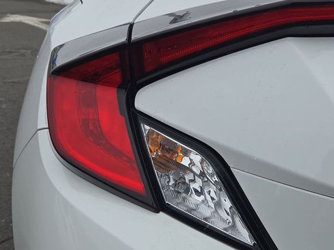 Certified 2019 Honda Civic EX image 11