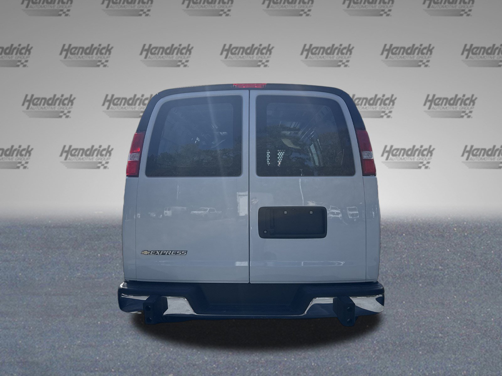 Used 2025 Chevrolet Express 2500 w/ Driver Convenience Package RWD image 8