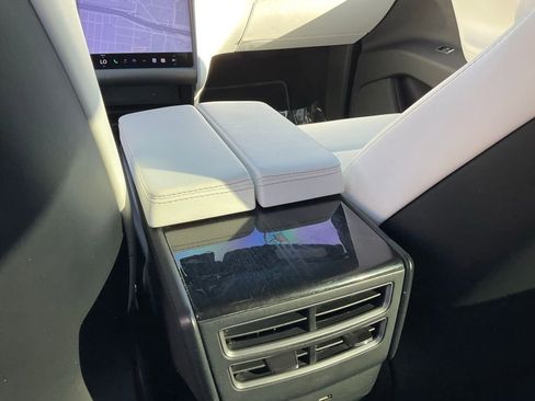 Used 2019 Tesla Model X Performance image 50