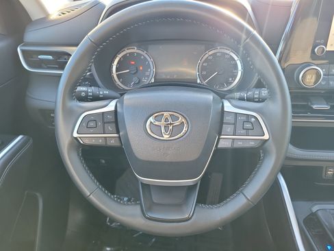Certified 2023 Toyota Highlander LE image 20