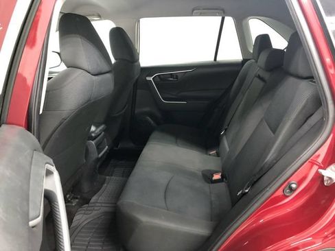 Used 2020 Toyota RAV4 LE AWD/4WD image 25
