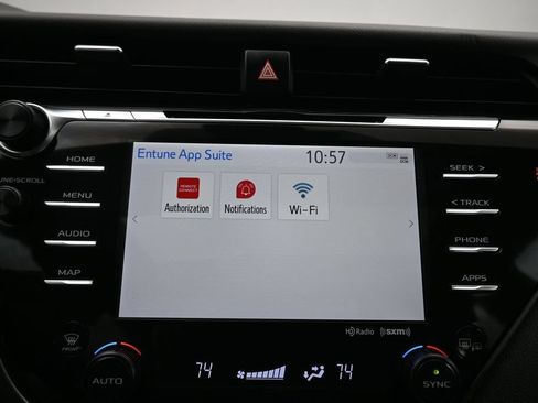 Used 2020 Toyota Camry SE w/ Sunroof Package FWD image 18