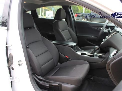 Used 2024 Chevrolet Malibu LT FWD image 9