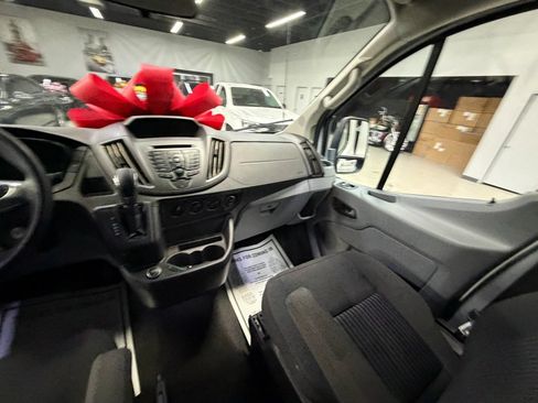 Used 2018 Ford Transit 150 XL RWD image 24