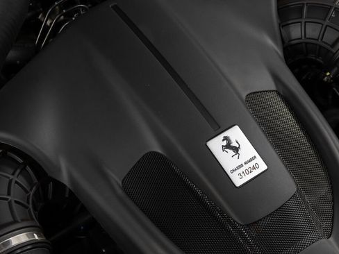 Used 2024 Ferrari Roma Spider image 26