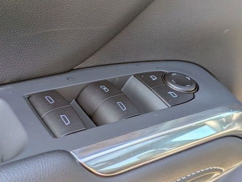 New 2026 Chevrolet Traverse LT w/ Sun and Wheel Package image 9