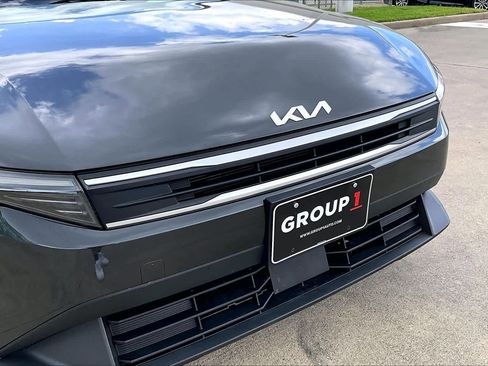 Used 2025 Kia K4 LXS image 27