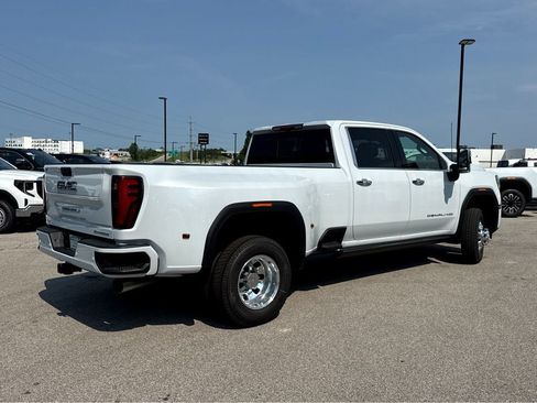 New 2026 GMC Sierra 3500 Denali Ultimate AWD/4WD image 2