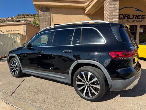 Used 2022 Mercedes-Benz GLB 250 4MATIC w/ Premium Package Lite image 31