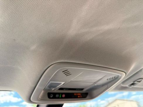 Used 2021 Chevrolet Traverse LS FWD image 29