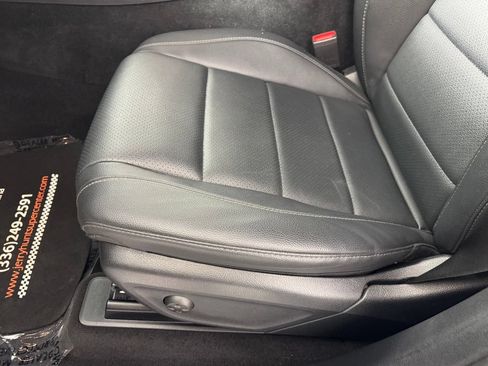 Used 2024 Mercedes-Benz GLE 350 4MATIC image 11