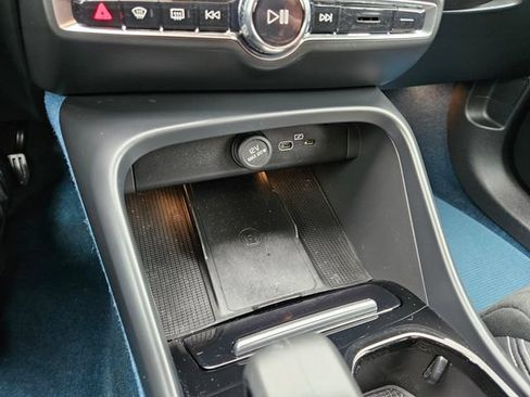 Certified 2023 Volvo C40 P8 Recharge Ultimate AWD/4WD image 29