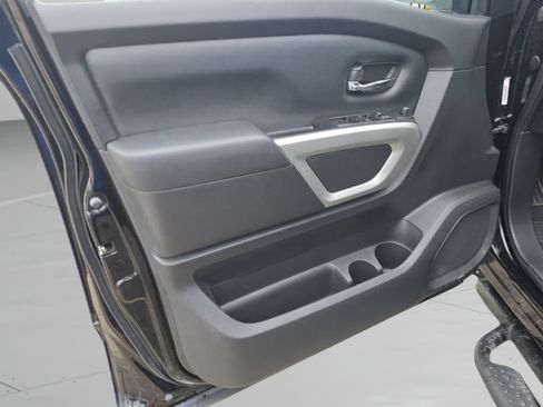 Used 2024 Nissan Titan SV w/ SV Convenience Package AWD/4WD image 12