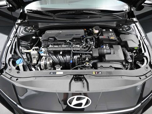 New 2026 Hyundai Elantra SEL Sport FWD image 25