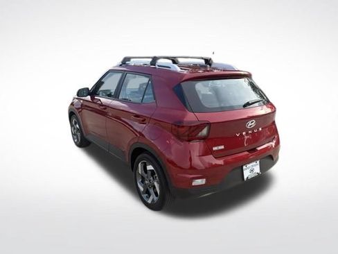 Used 2024 Hyundai Venue Limited FWD image 5