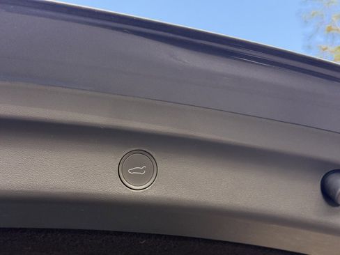 Used 2022 Tesla Model Y Long Range image 29