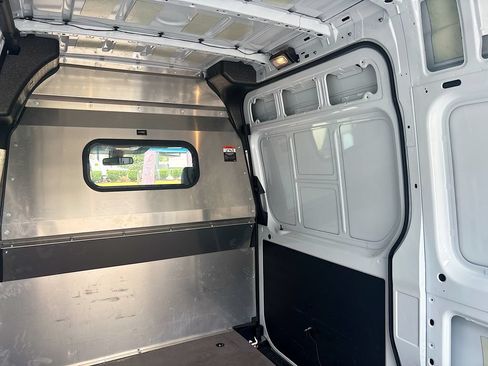 Used 2025 Mercedes-Benz Sprinter 2500 image 14