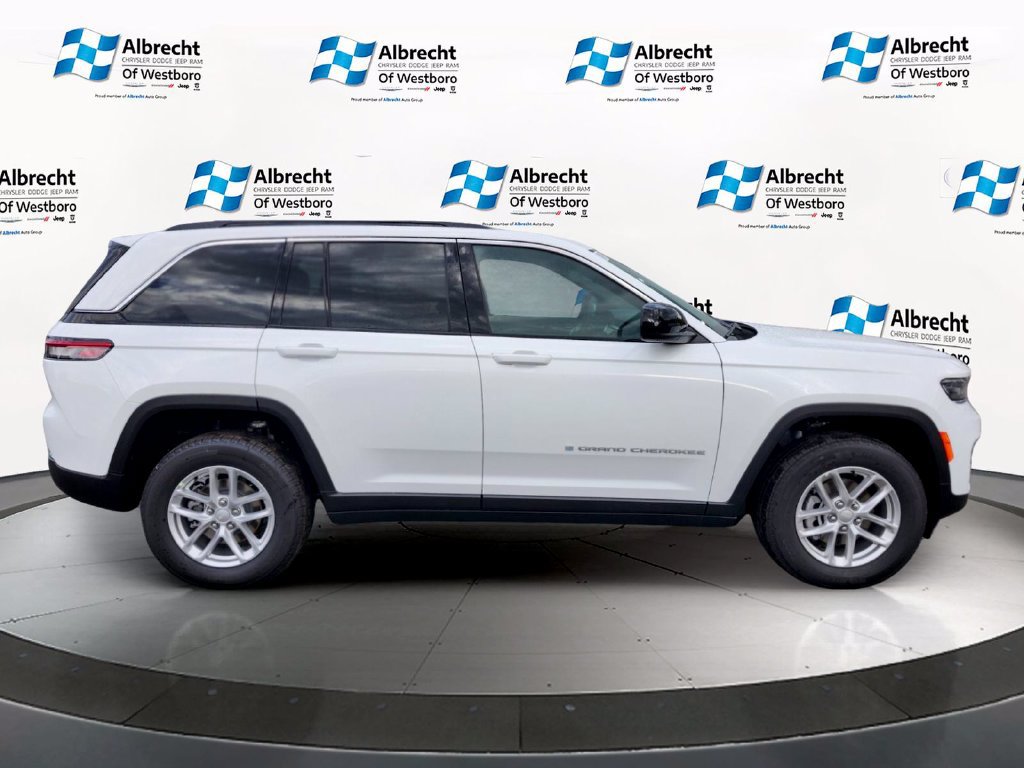 New 2026 Jeep Grand Cherokee Laredo X AWD/4WD image 6