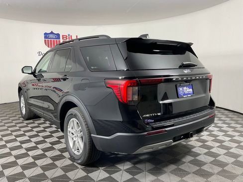 New 2026 Ford Explorer Active RWD image 5