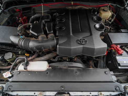 Used 2014 Toyota FJ Cruiser 4WD w/ Convenience Package image 30