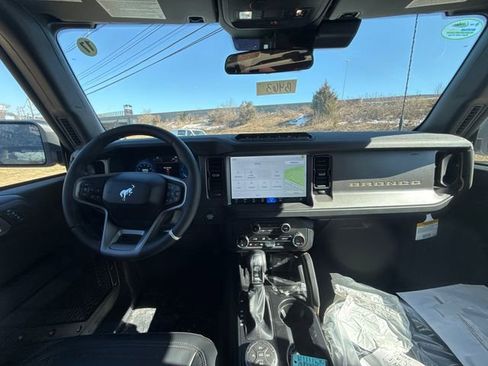 New 2025 Ford Bronco Badlands w/ Sasquatch Package image 16