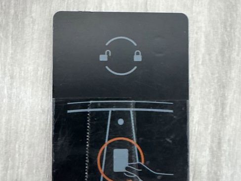 Used 2024 Tesla Model Y 2WD image 38