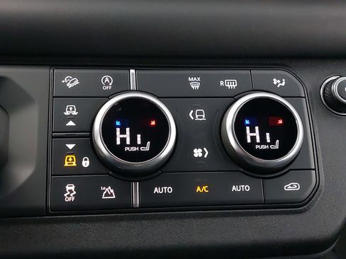 Used 2021 Land Rover Defender 110 X-Dynamic HSE image 22