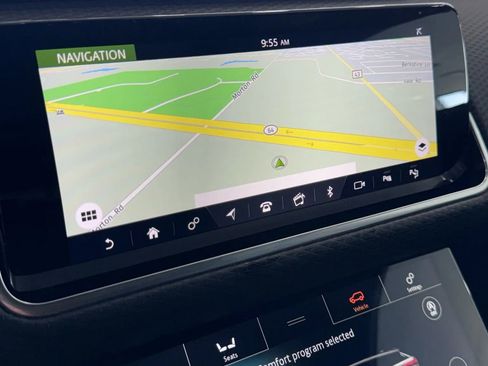 Used 2019 Land Rover Range Rover Velar R-Dynamic SE image 30