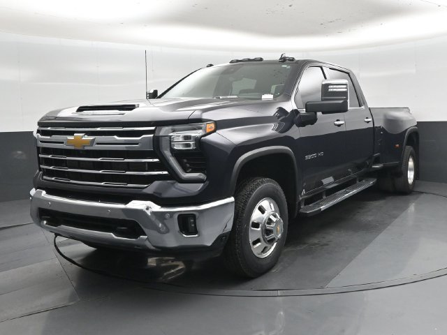 Used 2024 Chevrolet Silverado 3500 LTZ w/ LTZ Plus Package AWD/4WD image 27