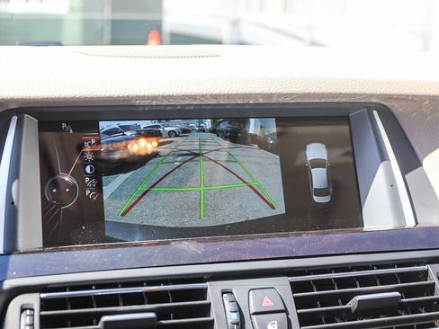 Used 2014 BMW 528i xDrive Sedan AWD/4WD image 25