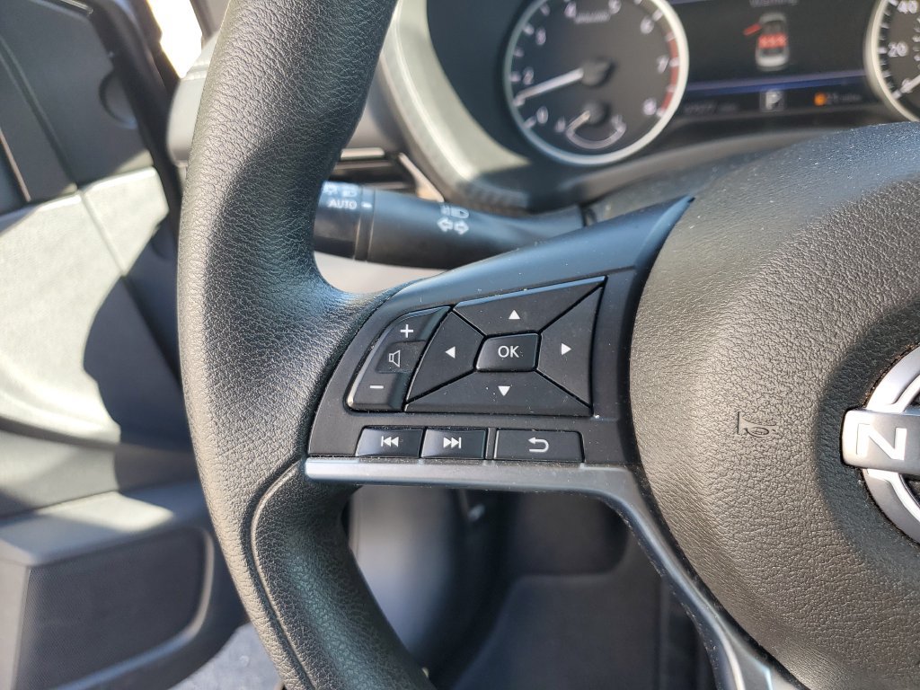 Used 2025 Nissan Sentra SV FWD image 28
