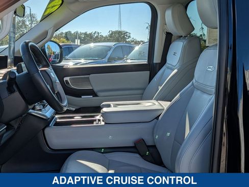 Certified 2025 Ford Expedition Platinum image 23