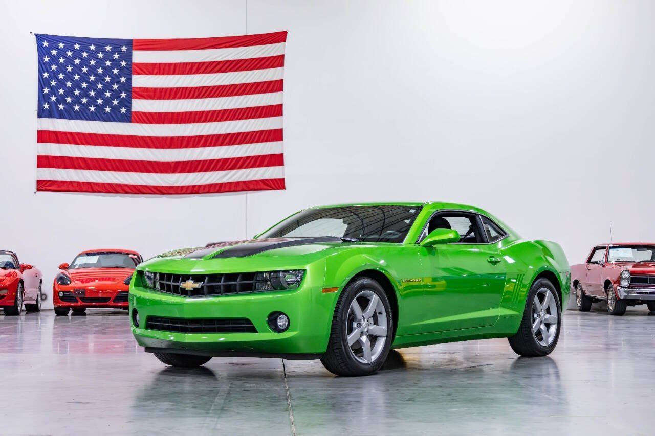 Used 2010 Chevrolet Camaro LT RWD image 3