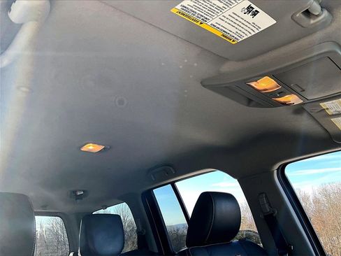 Used 2015 Nissan Xterra PRO-4X w/ Pro-4x Leather Package image 18