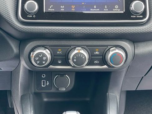 New 2025 Nissan Kicks Play S image 23