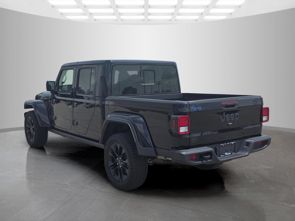 Used 2025 Jeep Gladiator Sport AWD/4WD image 6
