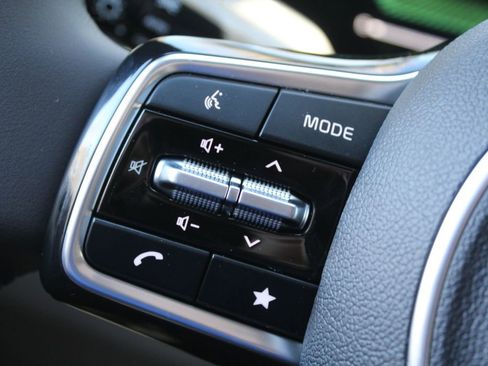 New 2026 Kia Carnival FWD image 30