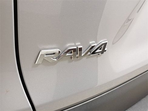 Used 2024 Toyota RAV4 XLE Premium image 9