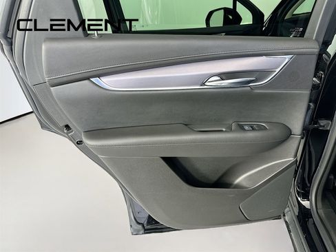 Used 2017 Cadillac XT5 Premium Luxury image 32